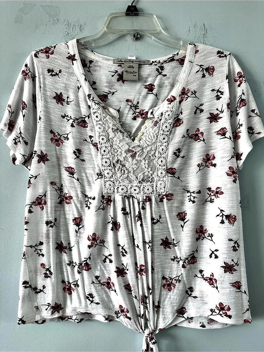 American Rag Cie Floral Lace Front Blouse in White & Pink Size Medium